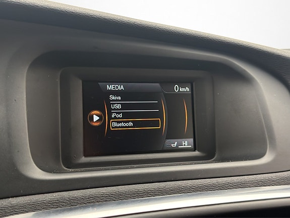 Volvo V40 15 of 25