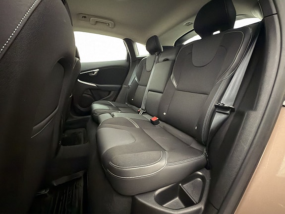 Volvo V40 20 of 25