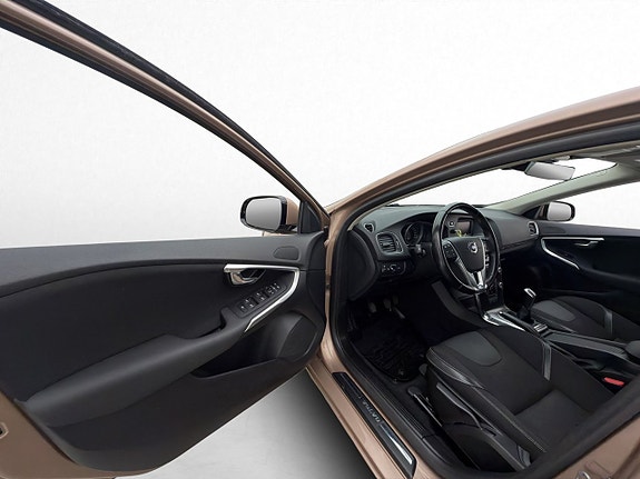 Volvo V40 11 of 25