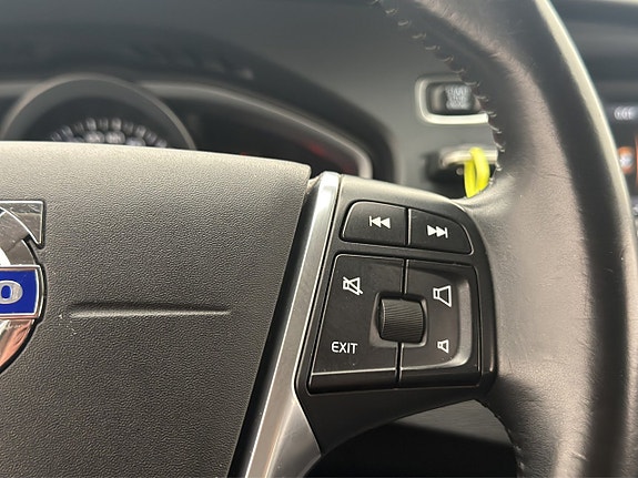 Volvo V40 23 of 25
