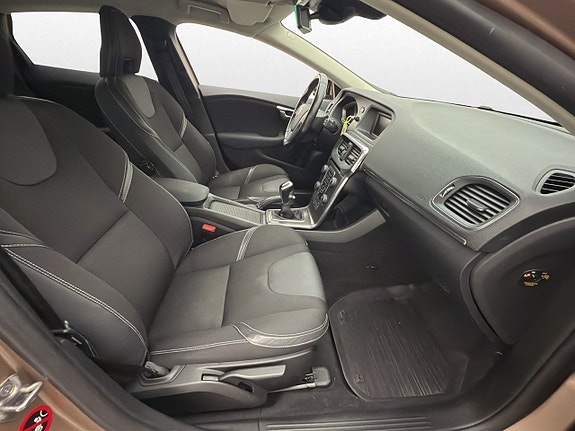 Volvo V40 18 of 25