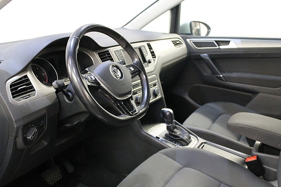 Volkswagen Golf Sportsvan 8 of 13