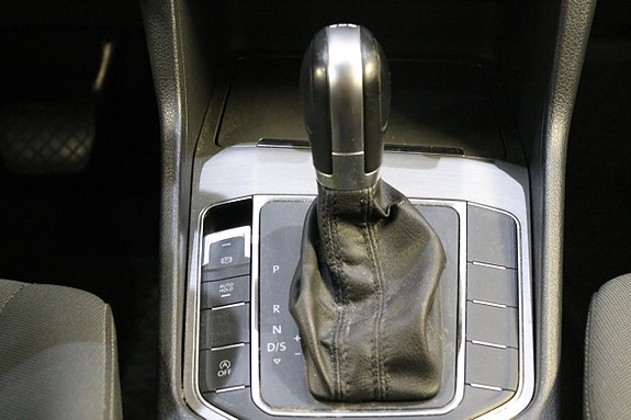 Volkswagen Golf Sportsvan 11 of 13