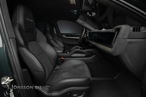 Porsche Cayenne 22 of 27