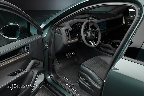 Porsche Cayenne 11 of 27
