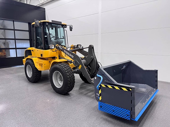 Volvo L30GS med redskap 4 of 6