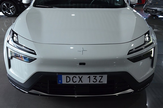 Polestar 4 8 of 20