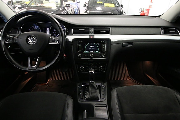 Skoda Superb 14 of 24