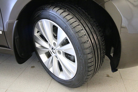 Skoda Superb 2 of 24