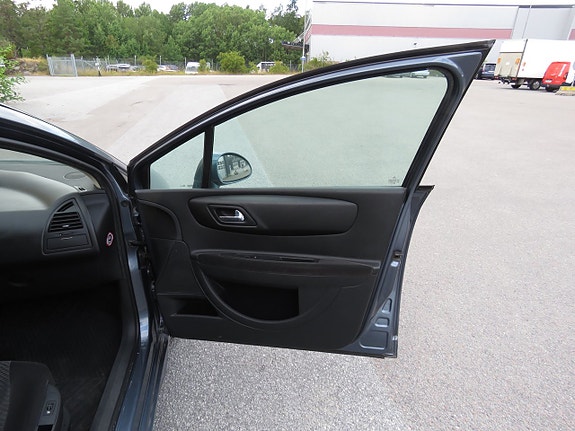 Citroen C4 15 of 17