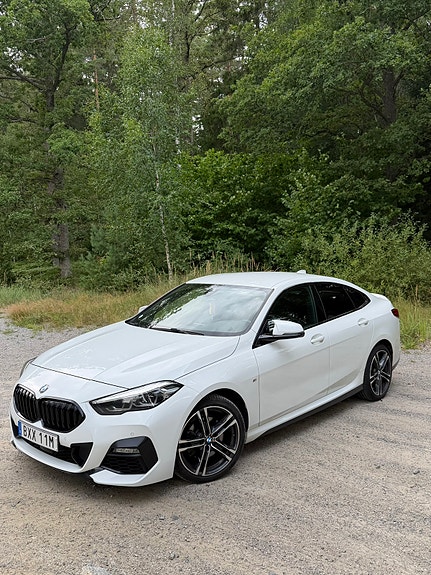 BMW 218i 2 of 9