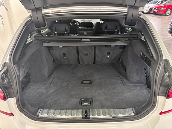 BMW 320d 15 of 15