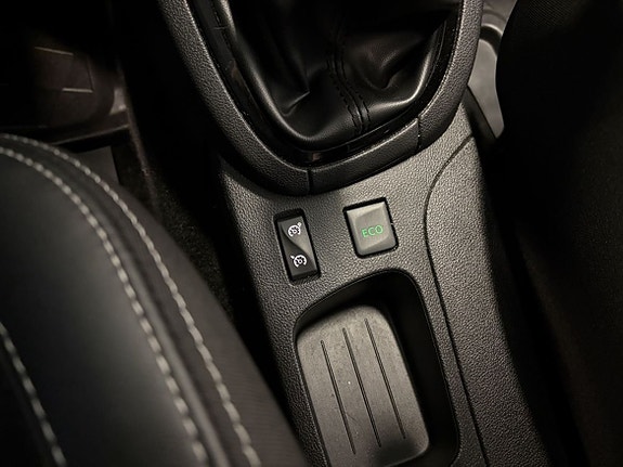 Renault Clio 15 of 18