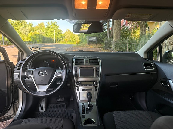 Toyota Avensis 8 of 11
