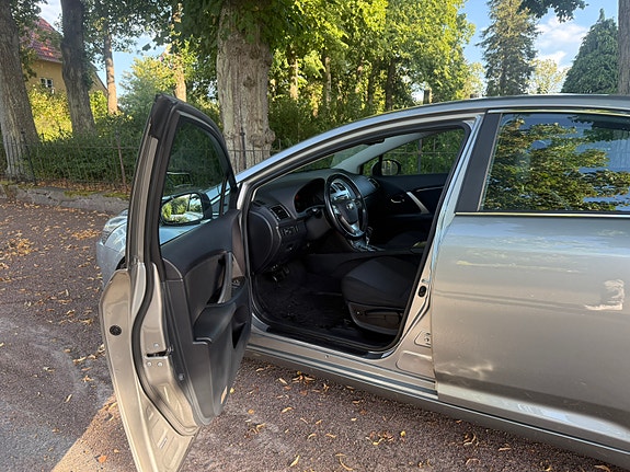 Toyota Avensis 5 of 11