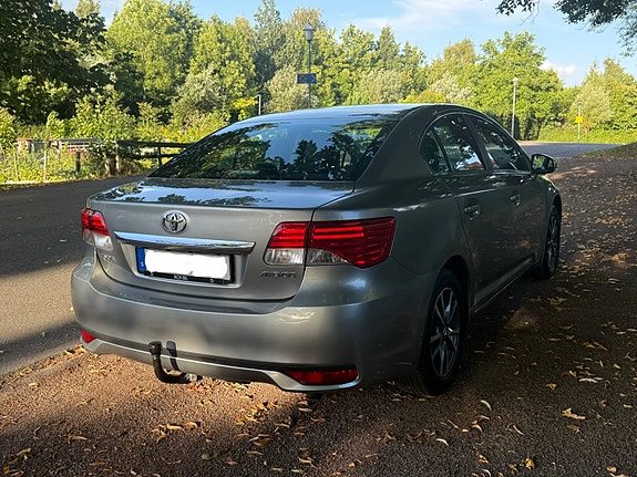 Toyota Avensis 7 of 11