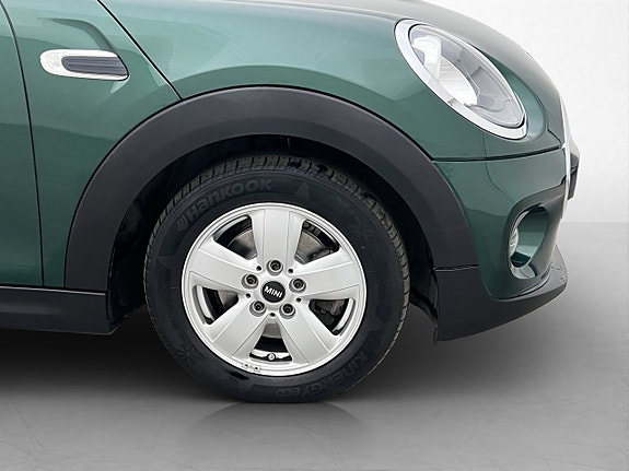 MINI Cooper 19 of 21