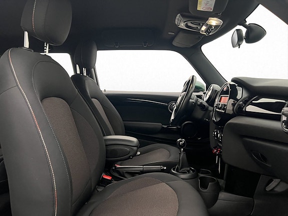 MINI Cooper 14 of 21