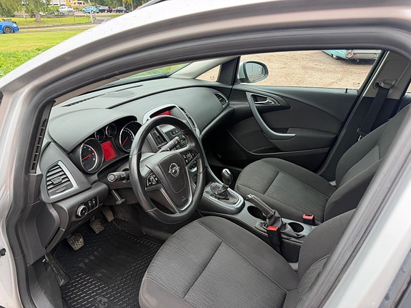 Opel Astra 5 of 7