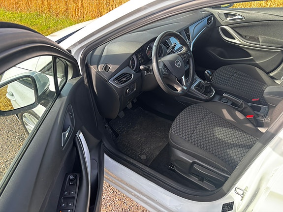 Opel Astra 4 of 5