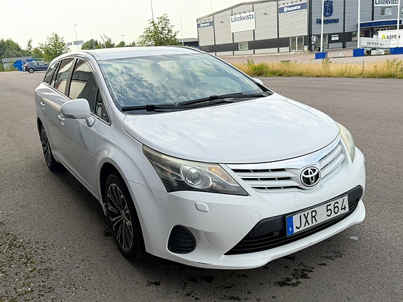 Toyota Avensis 5 of 6