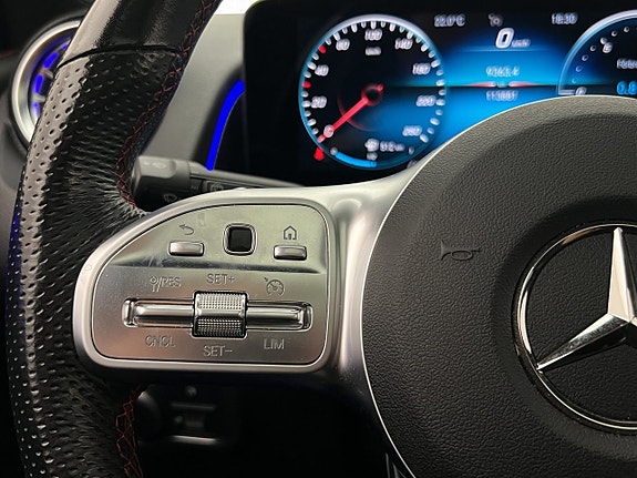 Mercedes-Benz GLB200 d 17 of 30