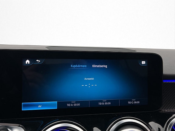 Mercedes-Benz GLB200 d 26 of 30