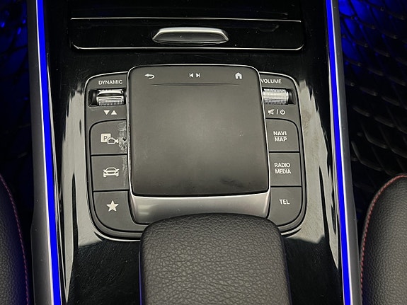 Mercedes-Benz GLB200 d 28 of 30