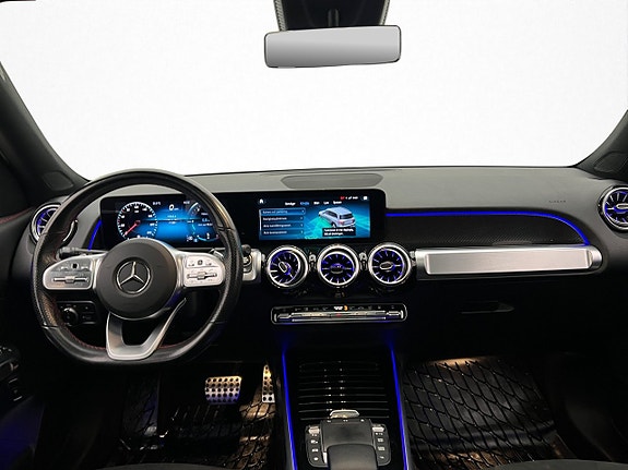 Mercedes-Benz GLB200 d 14 of 30