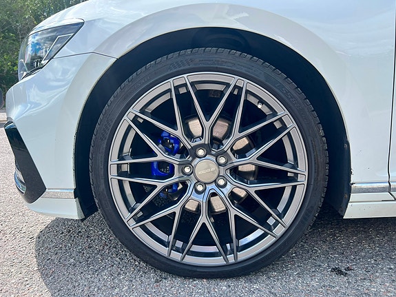 Volkswagen Passat 9 of 9