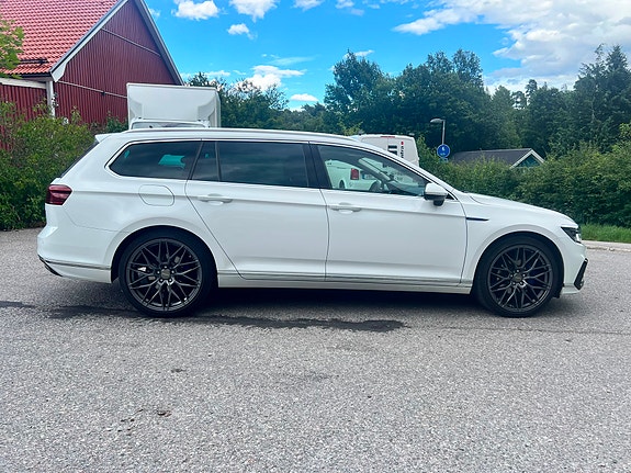Volkswagen Passat 3 of 9