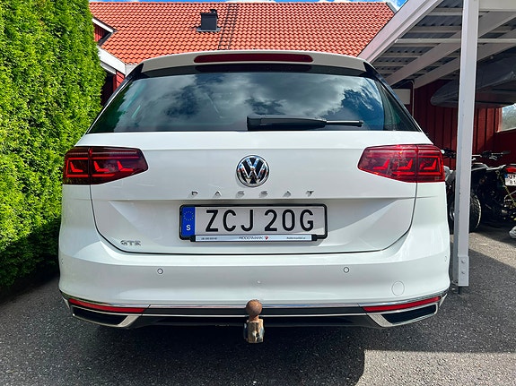 Volkswagen Passat 4 of 9