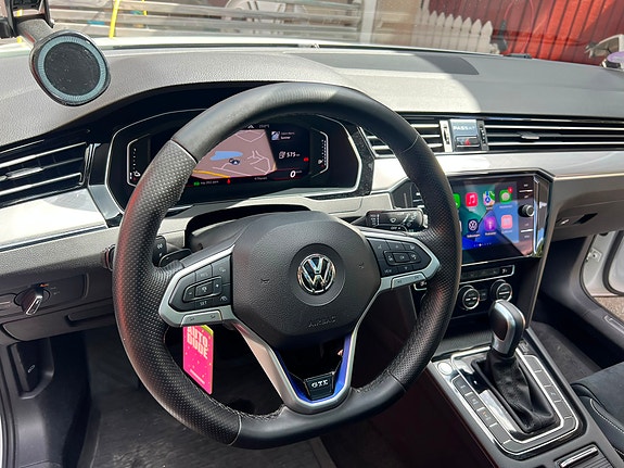Volkswagen Passat 6 of 9