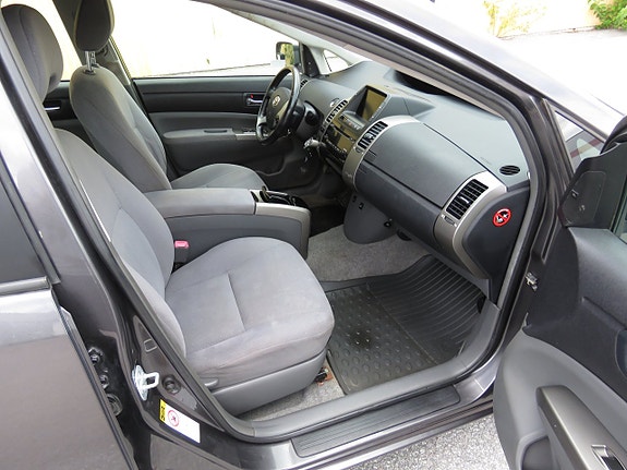 Toyota Prius 16 of 17