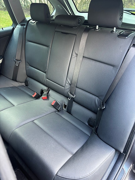 BMW 320d 4 of 6