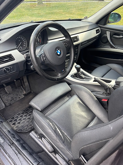 BMW 320d 3 of 6