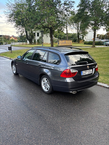 BMW 320d 2 of 6
