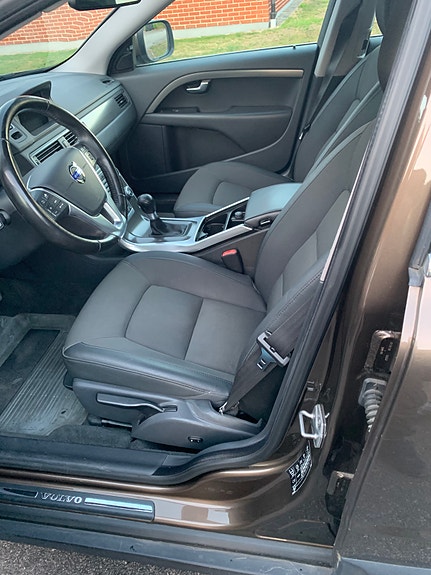 Volvo XC70 4 of 8