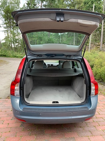 Volvo V50 3 of 9