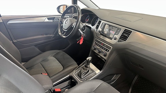 Volkswagen Golf Sportsvan 3 of 16
