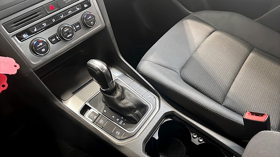 Volkswagen Golf Sportsvan 15 of 16