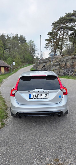 Volvo V60 3 of 4
