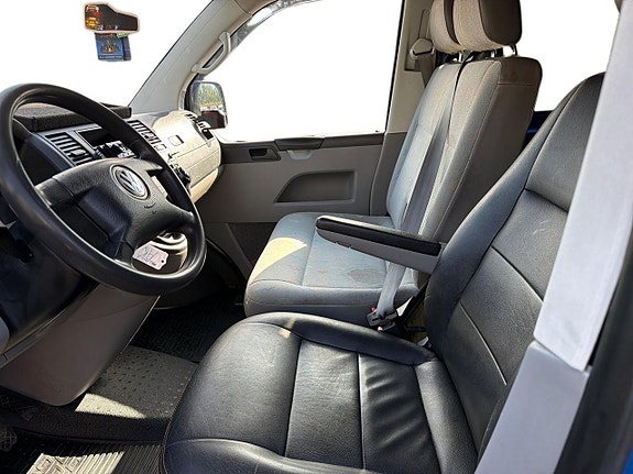 Volkswagen Transporter 10 of 26