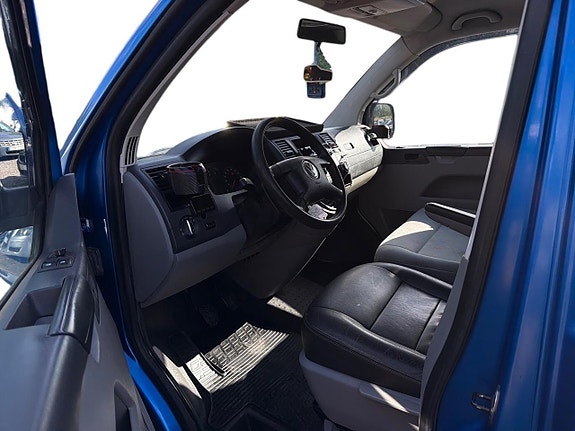 Volkswagen Transporter 9 of 26