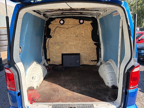 Volkswagen Transporter 22 of 26