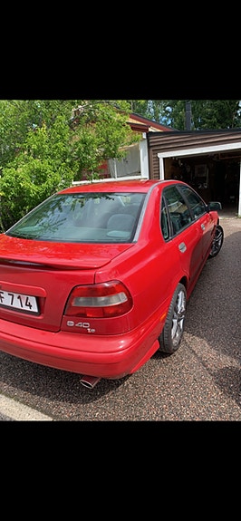 Volvo S40 3 of 5
