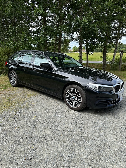 BMW 520d 2 of 5