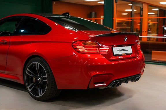 BMW M4 4 of 30