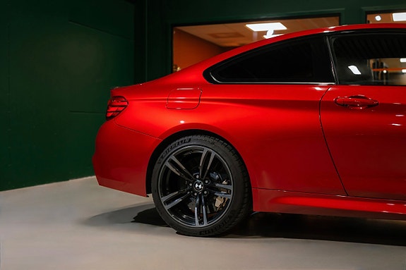 BMW M4 10 of 30