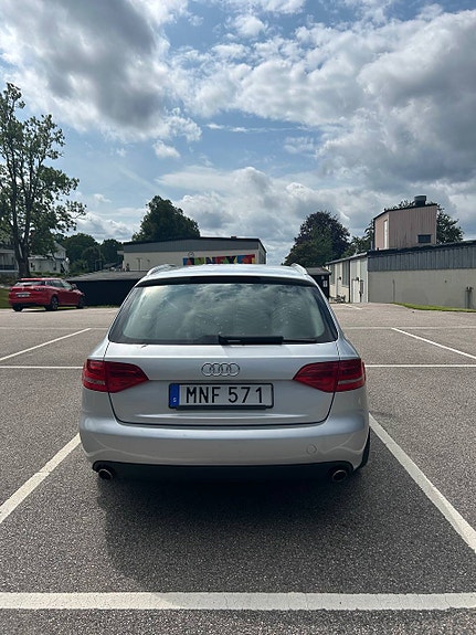 Audi A4 4 of 17